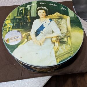 Queen's Silver Jubilee Tin